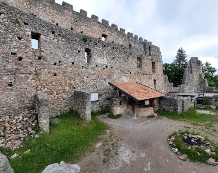 Burgruine Eisenberg, Germany